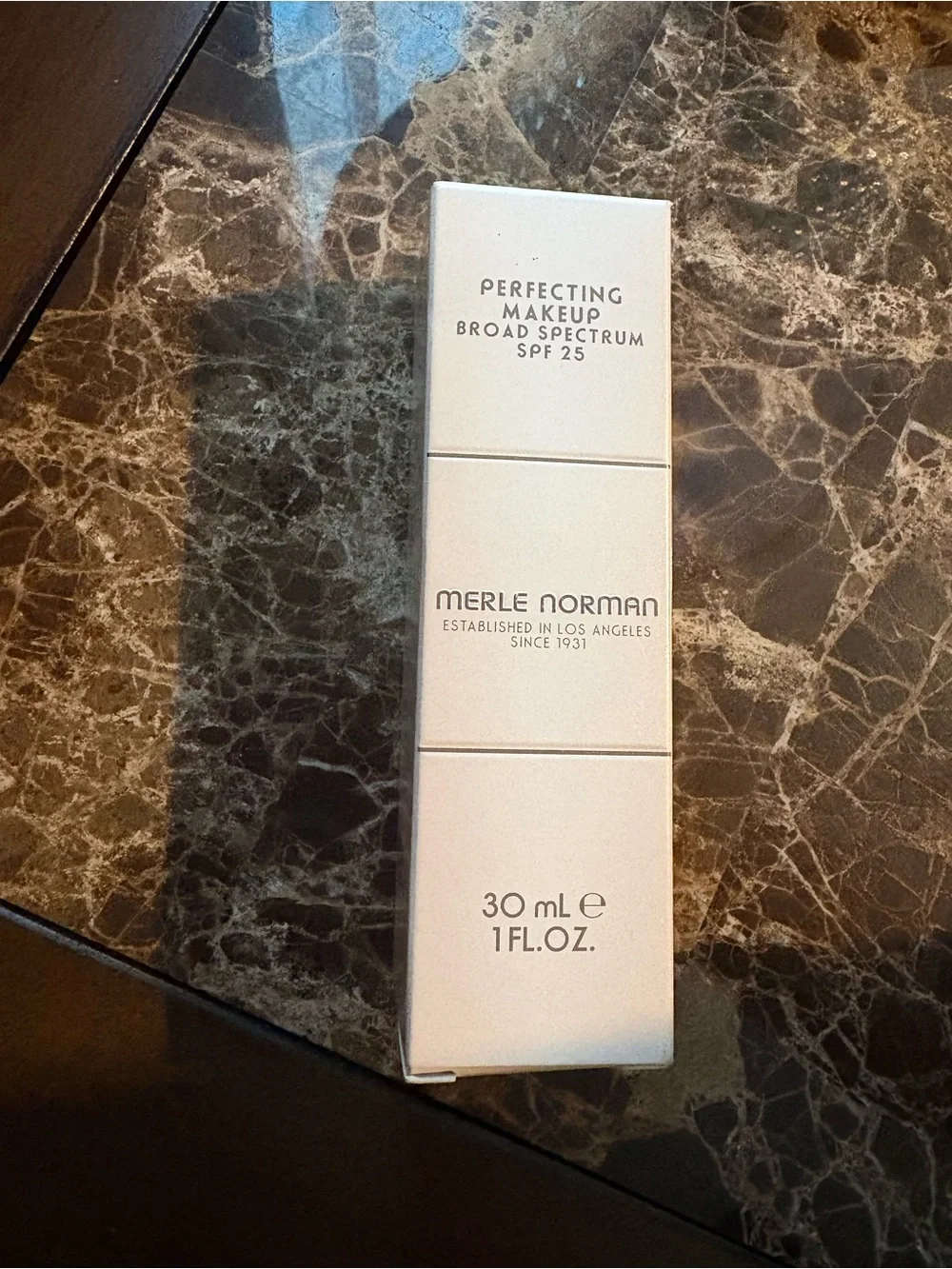 Merle Norman Perfecting Makeup SPF 25 - Simply Beige